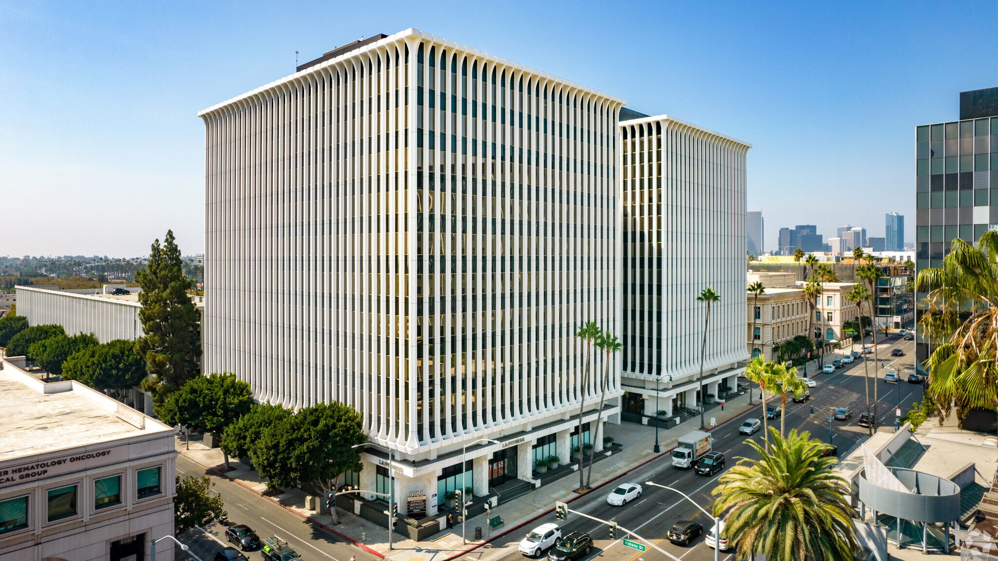 9100 Wilshire Blvd, Beverly Hills, CA for lease Primary Photo- Image 1 of 19