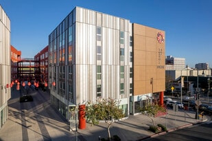 CHINATOWN RETAIL/RESTAURANT SPACES * BLOSSOM - Pub