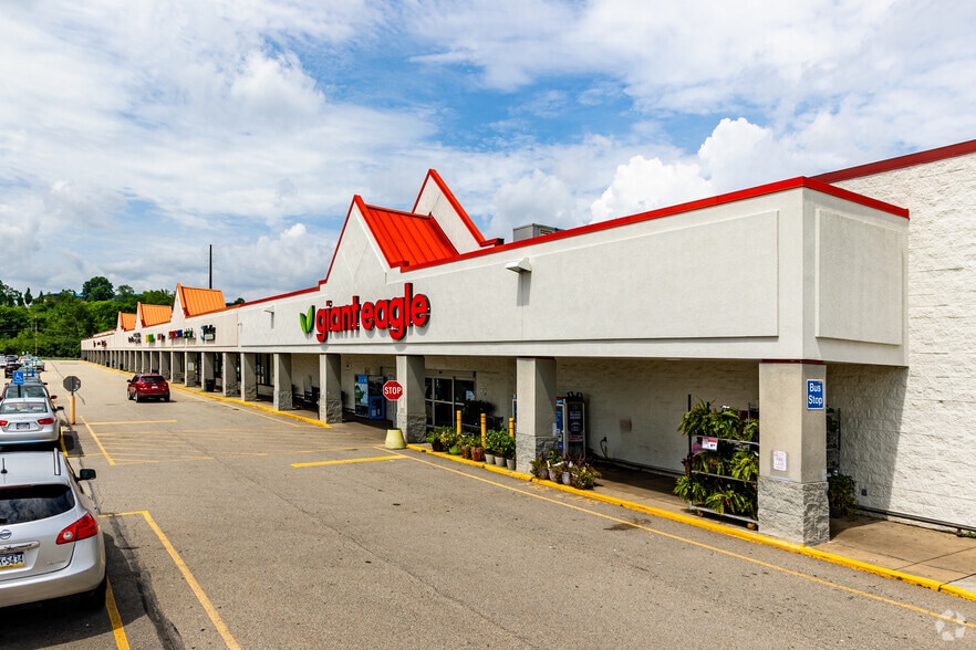 1300-1800 Hoffman Blvd, West Mifflin, PA for lease - Building Photo - Image 1 of 10