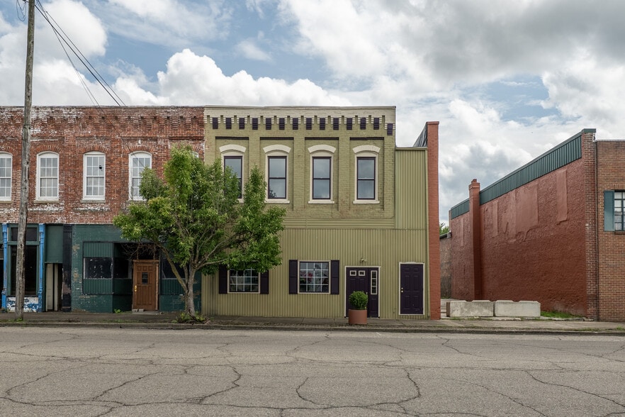 24112 E 2nd St, Wellston, OH for sale - Building Photo - Image 1 of 24