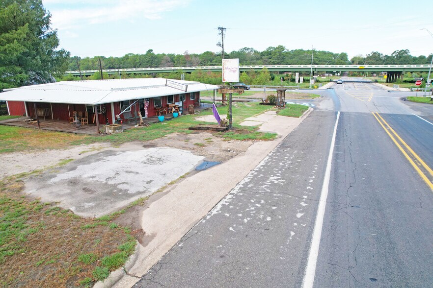 116 W Main St, Zavalla, TX for sale - Building Photo - Image 1 of 1