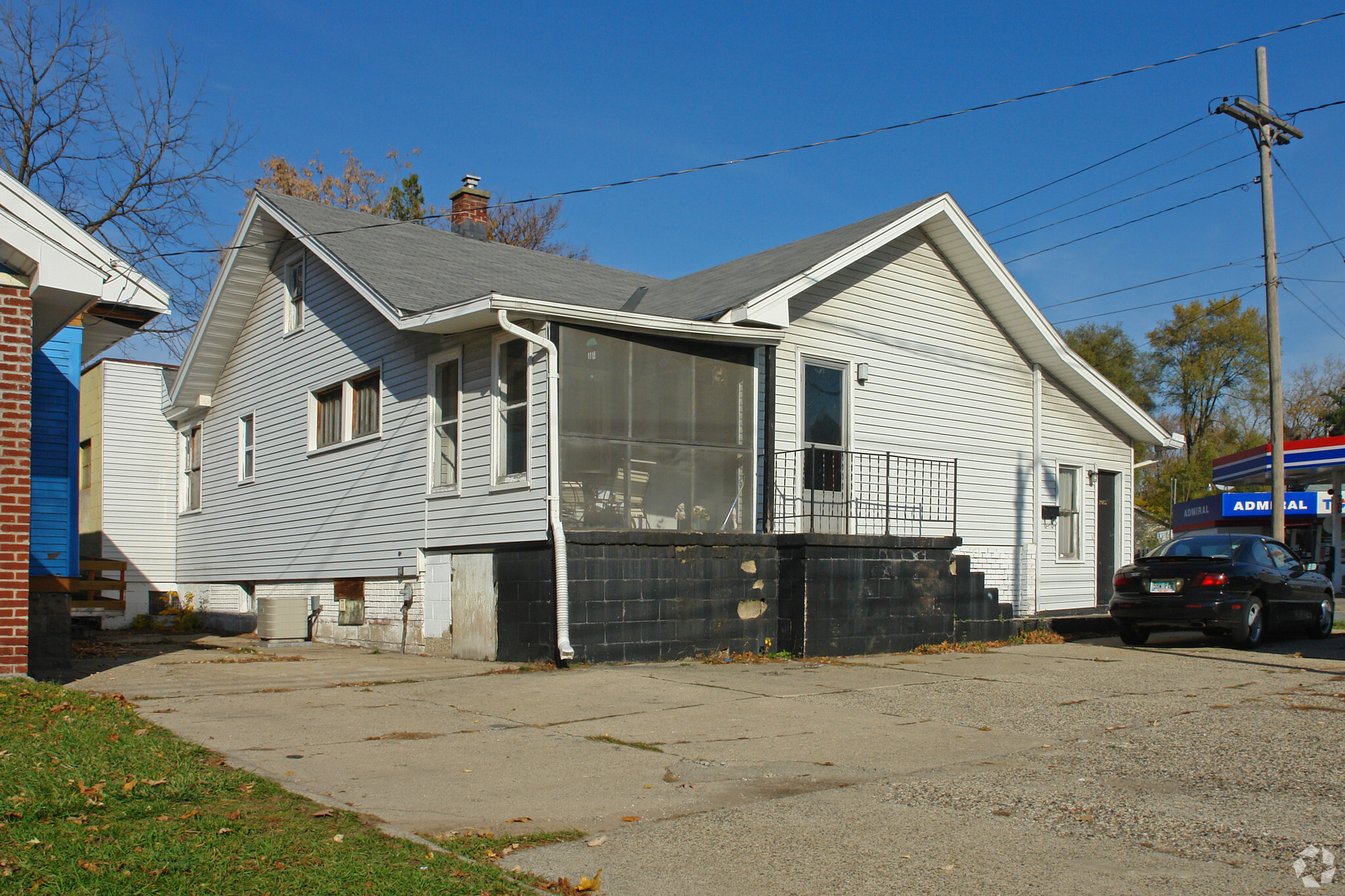 2065 Plainfield Ave NE, Grand Rapids, MI for sale Primary Photo- Image 1 of 1