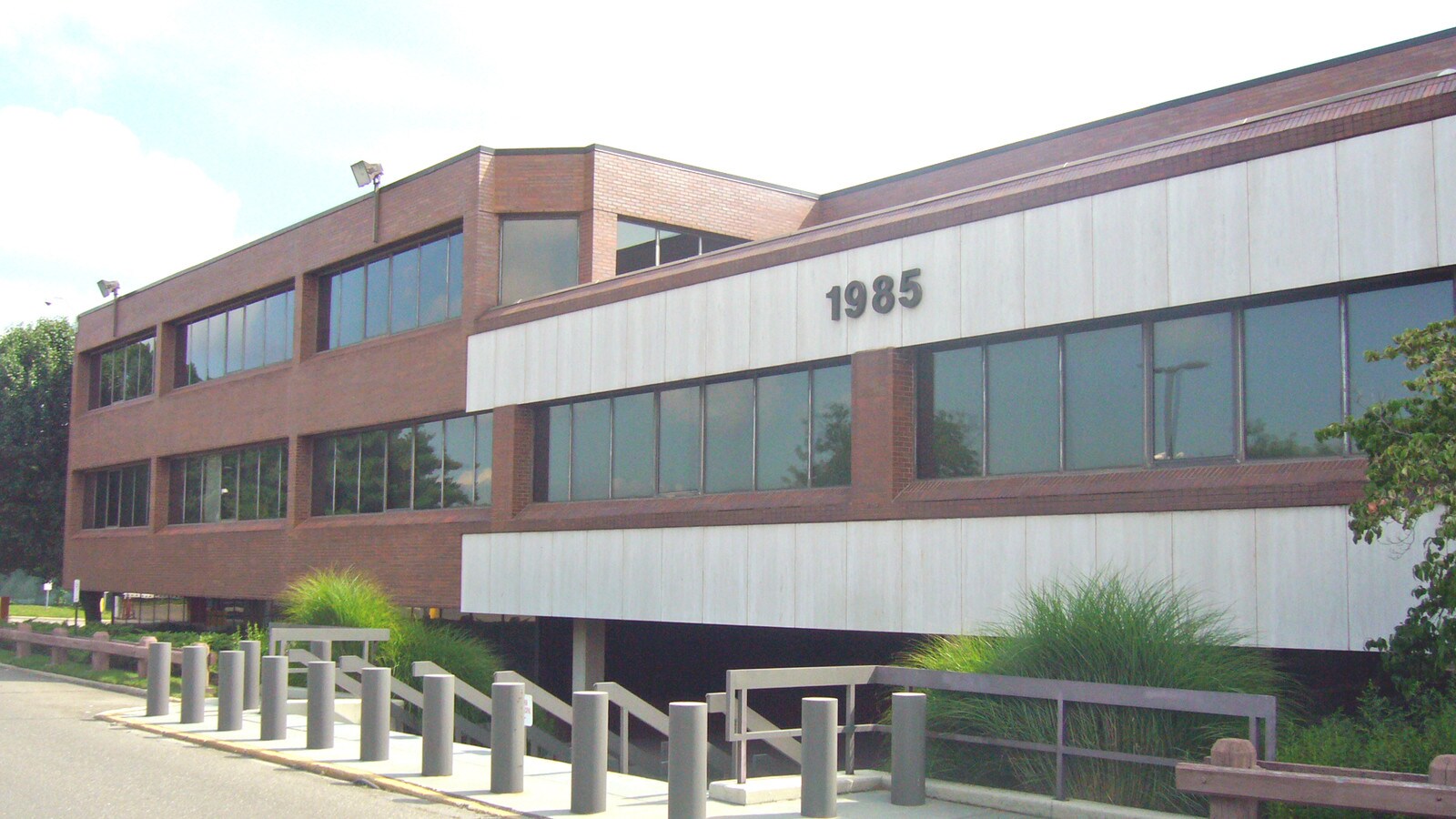 1985 Marcus Ave, Lake Success, NY, 11042 Retail Space For Lease