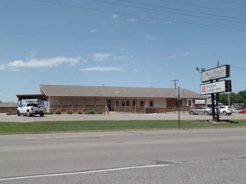 100 NW 14th St, Abilene, KS for sale - Building Photo - Image 1 of 1
