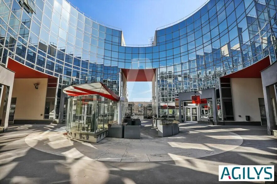 Office in Massy for lease - Lobby - Image 1 of 6