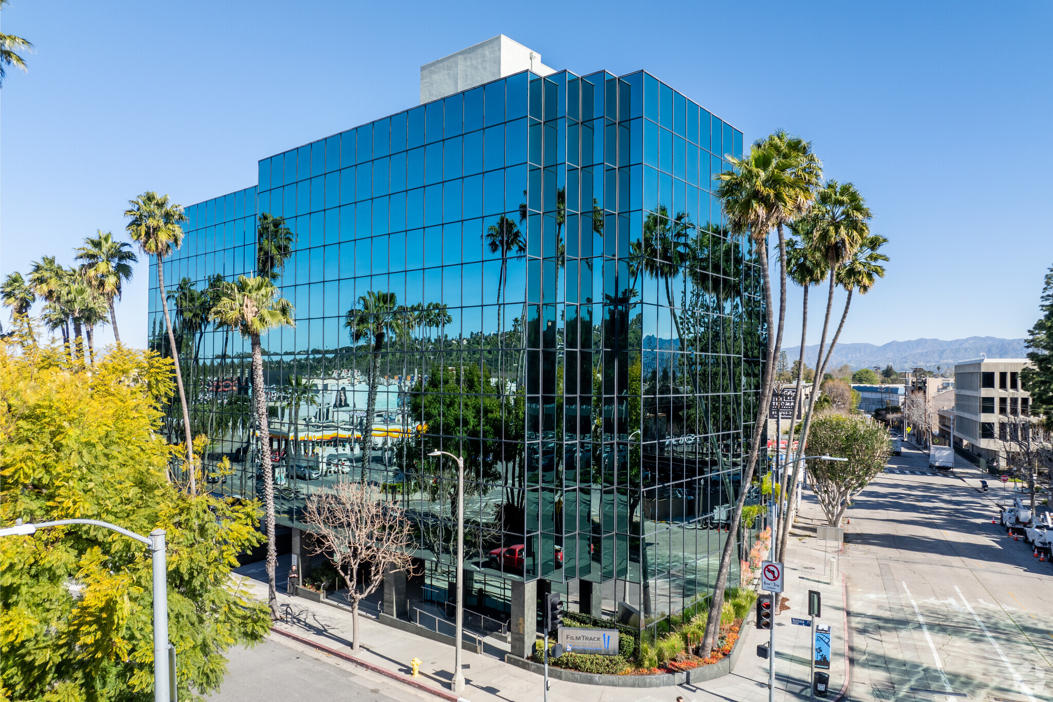 12001 Ventura Pl, Studio City, CA for lease Building Photo- Image 1 of 9