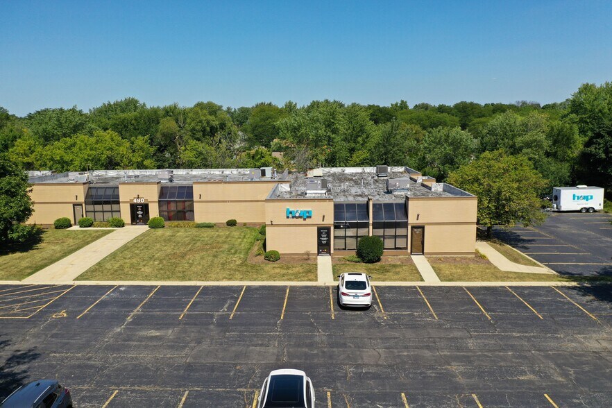 480-490 W Lake St, Roselle, IL for sale - Building Photo - Image 1 of 1