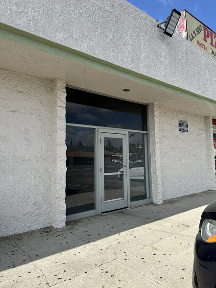 20920-20930 Lassen St, Chatsworth, CA for lease - Building Photo - Image 1 of 4