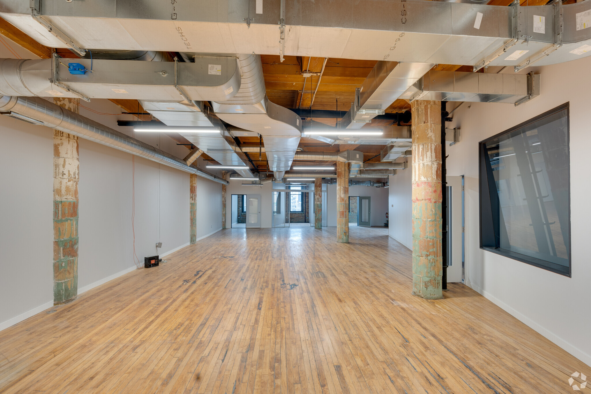 320 W Ohio St, Chicago, IL for lease Interior Photo- Image 1 of 7