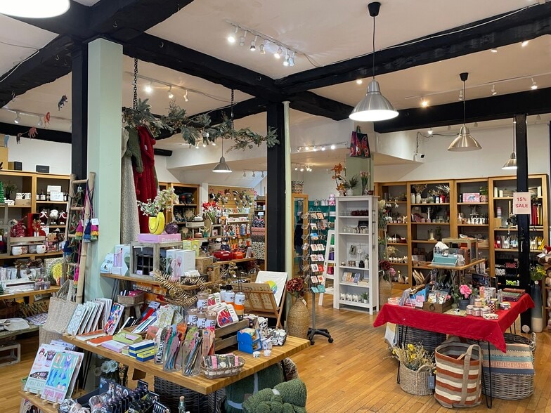 28 Market Pl, Salisbury for sale - Building Photo - Image 3 of 19