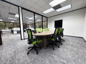 9015 Mountain Ridge Dr, Austin, TX for lease Interior Photo- Image 2 of 2
