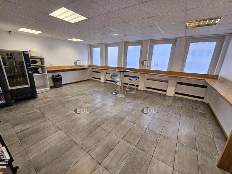 Office in Créteil for sale - Building Photo - Image 2 of 18