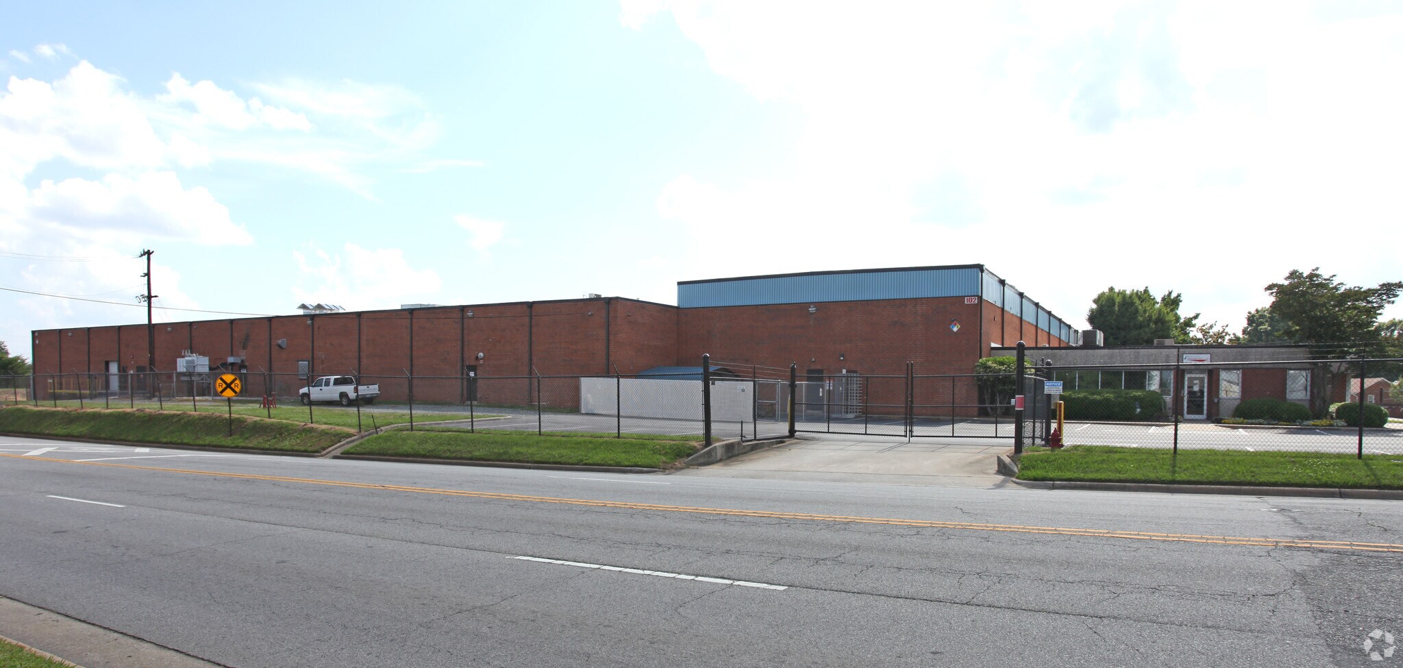 102 E Holly Hill Rd, Thomasville, NC for lease Primary Photo- Image 1 of 20
