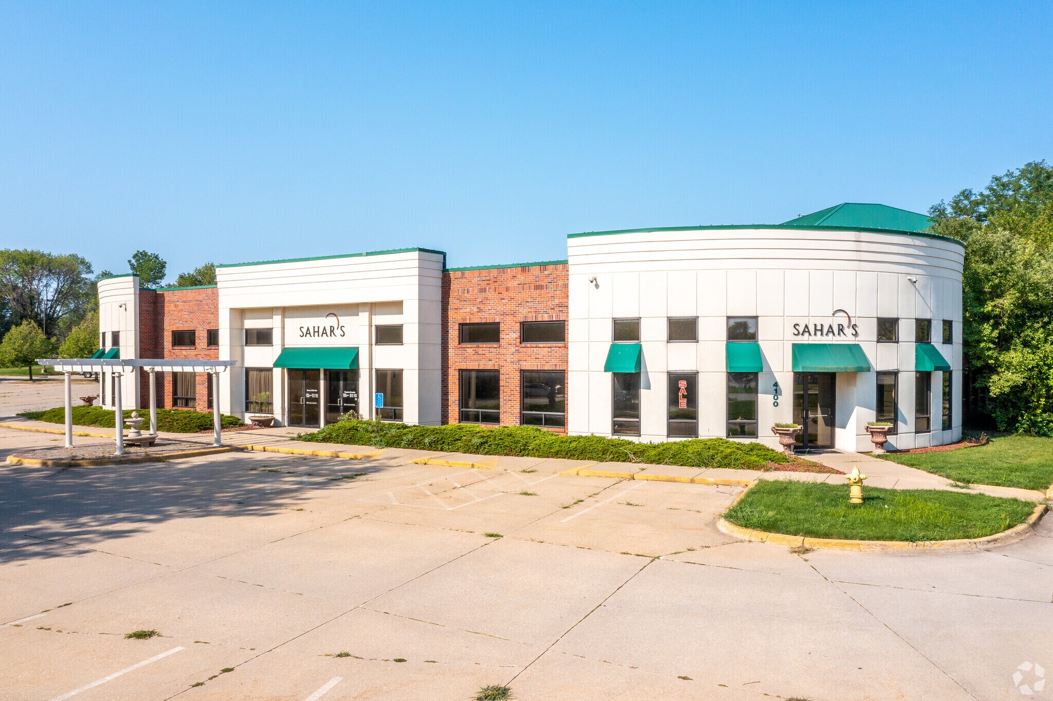 4100 Westown Pkwy, West Des Moines, IA for sale Primary Photo- Image 1 of 1
