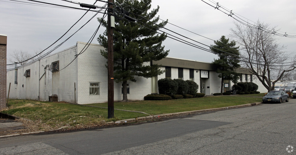 70 Triangle Blvd, Carlstadt, NJ for sale - Primary Photo - Image 1 of 1