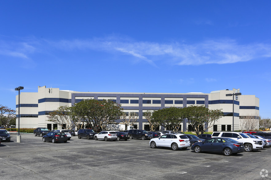 20101 Hamilton Ave, Torrance, CA for lease - Building Photo - Image 1 of 2