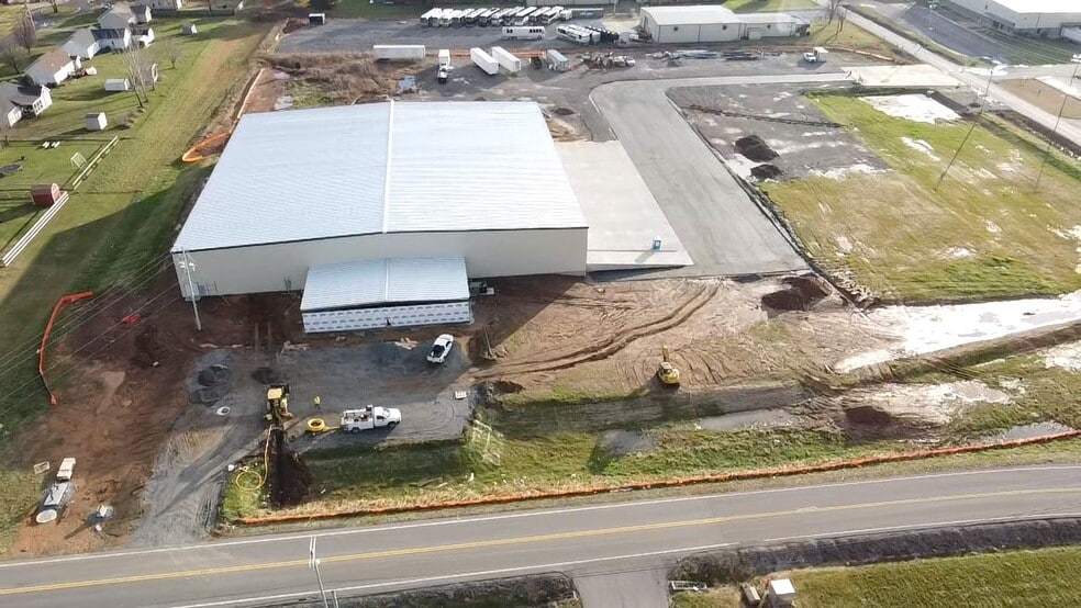 233 Kirby Dr, Portland, TN for sale - Building Photo - Image 2 of 4