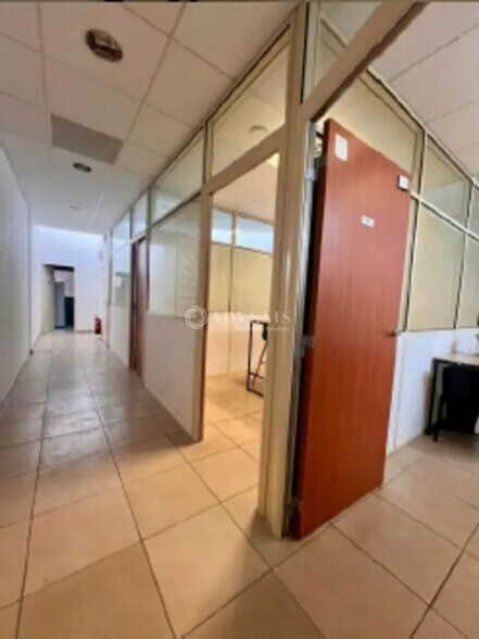 Retail in Montpellier for sale - Interior Photo - Image 3 of 6