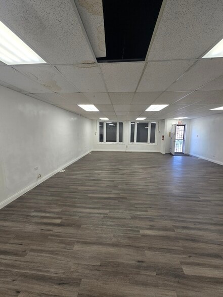 10238-10240 S Halsted St, Chicago, IL for lease - Building Photo - Image 3 of 6