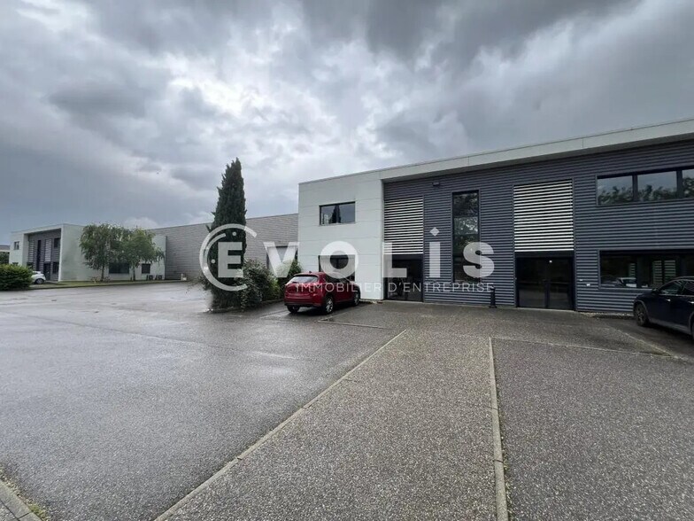 Flex in Saint-Priest for lease - Building Photo - Image 2 of 20