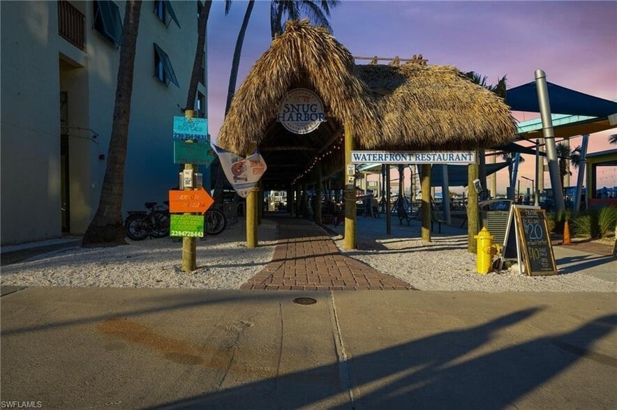 645 Old San Carlos Blvd, Fort Myers Beach, FL for sale - Building Photo - Image 3 of 14