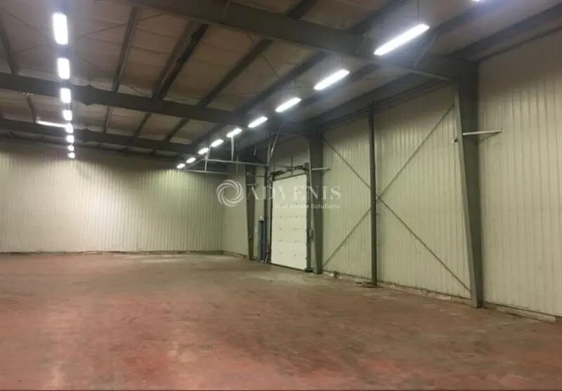 Office in La Maxe for lease - Interior Photo - Image 3 of 5