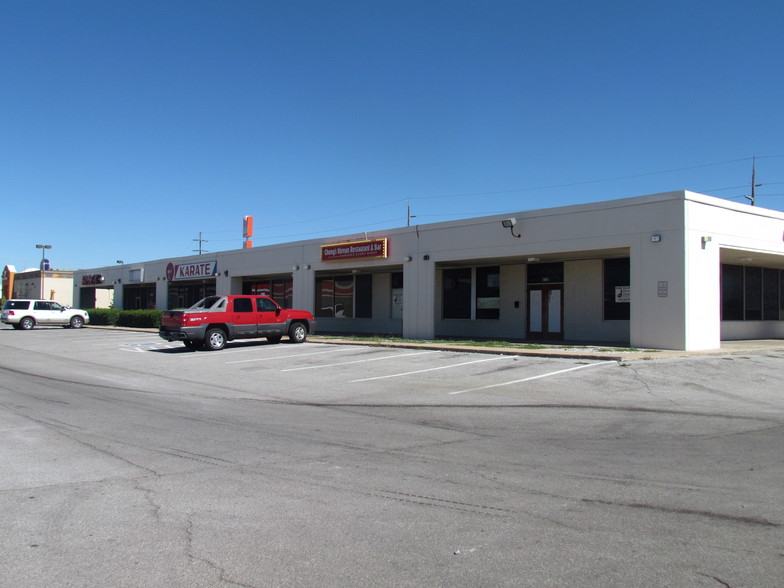 6708-6726 NW Cache Rd, Lawton, OK for lease - Building Photo - Image 2 of 8