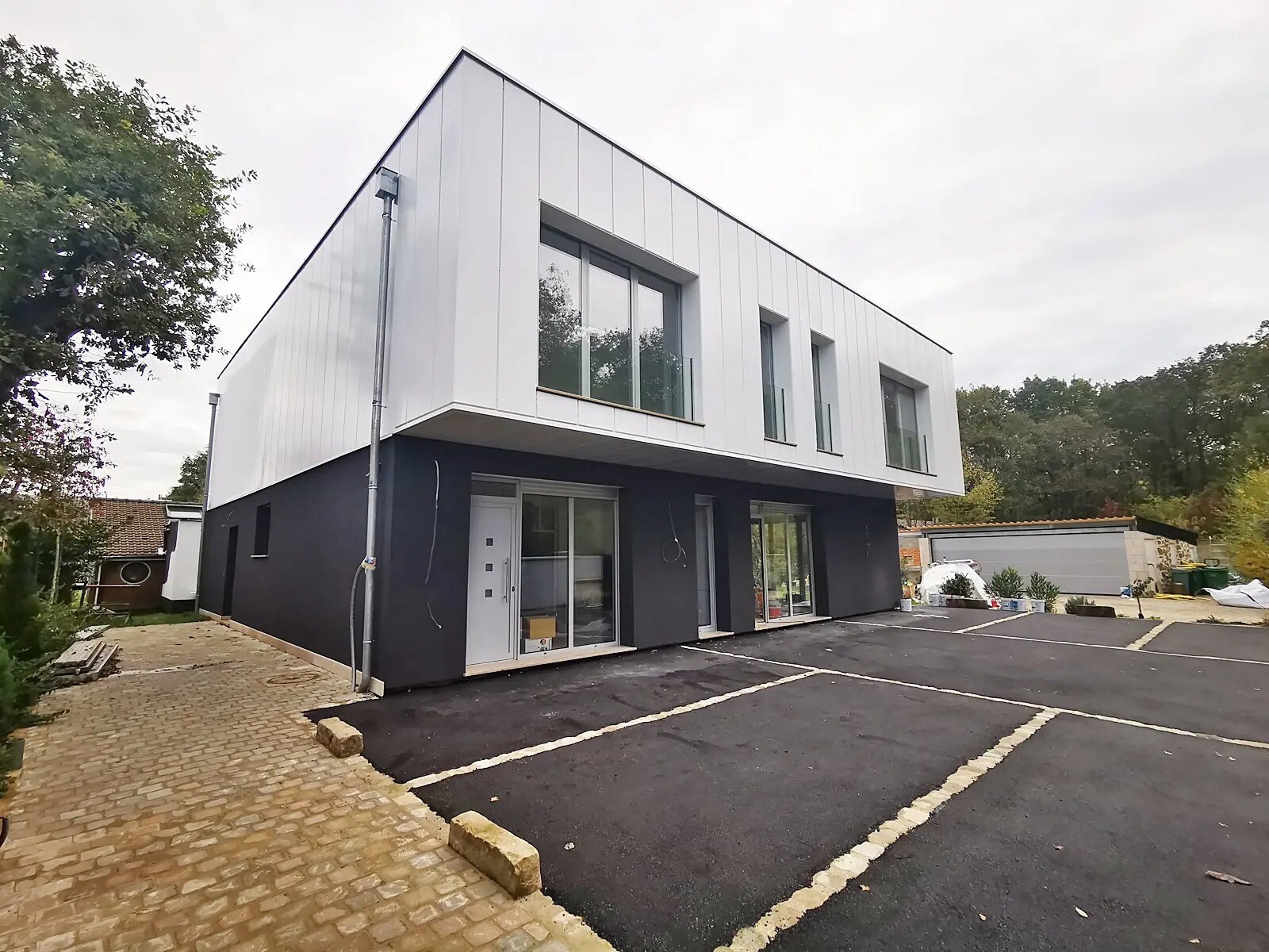 in Pontault-Combault for sale Building Photo- Image 1 of 1