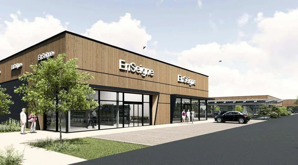 Retail in Honfleur for lease Building Photo- Image 1 of 4