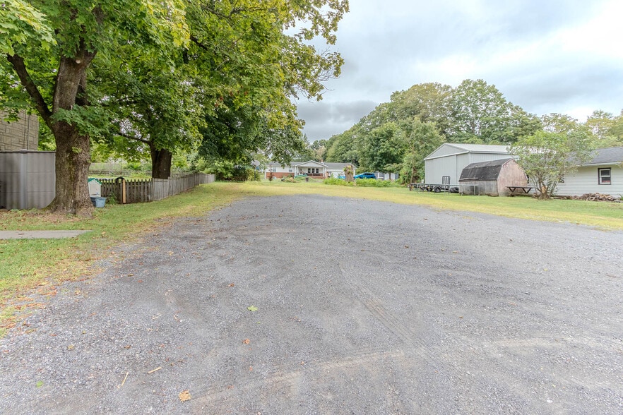 2090 Halfmoon Valley Rd, Port Matilda, PA for sale - Building Photo - Image 2 of 15