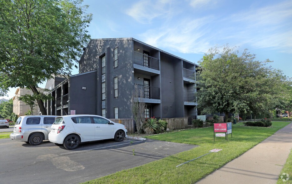 2722 Throckmorton St, Dallas, TX 75219