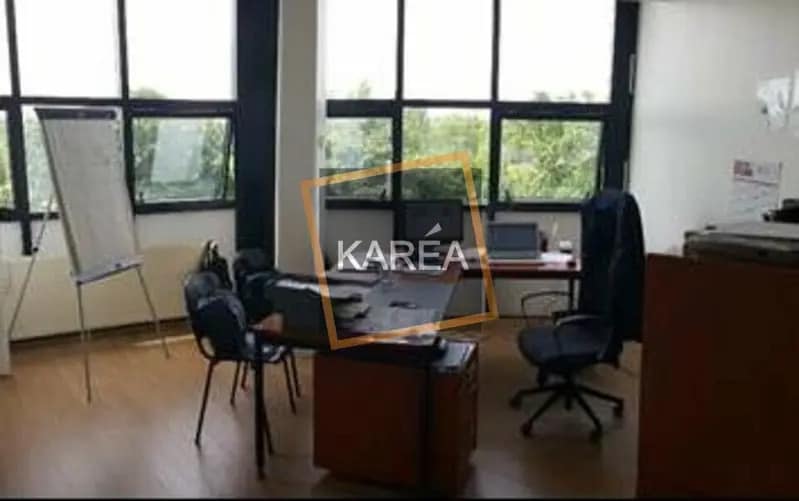 Location Bureaux 135 m² - Photo 1