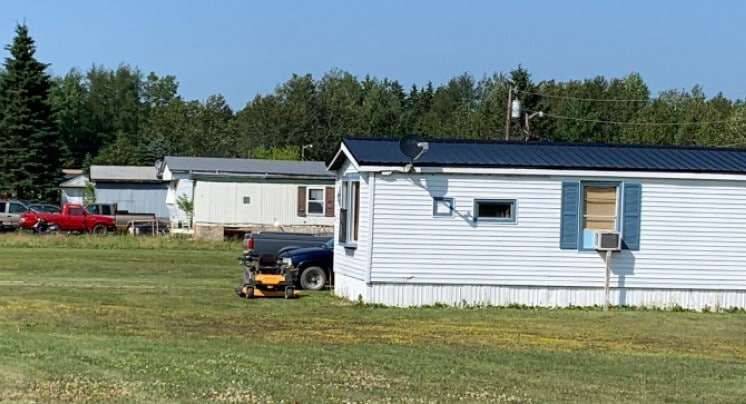 41 Brookside Cir, Washburn, ME for sale - Primary Photo - Image 1 of 4