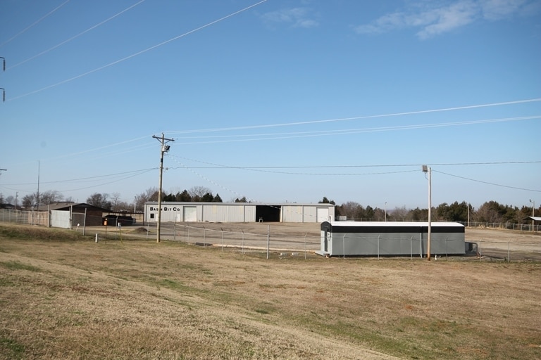2203 W Race Track Rd, Pocola, OK for sale - Building Photo - Image 1 of 1