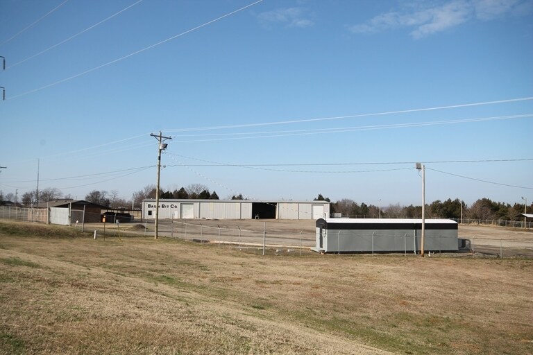 2203 W Race Track Rd, Pocola, OK for sale Building Photo- Image 1 of 1