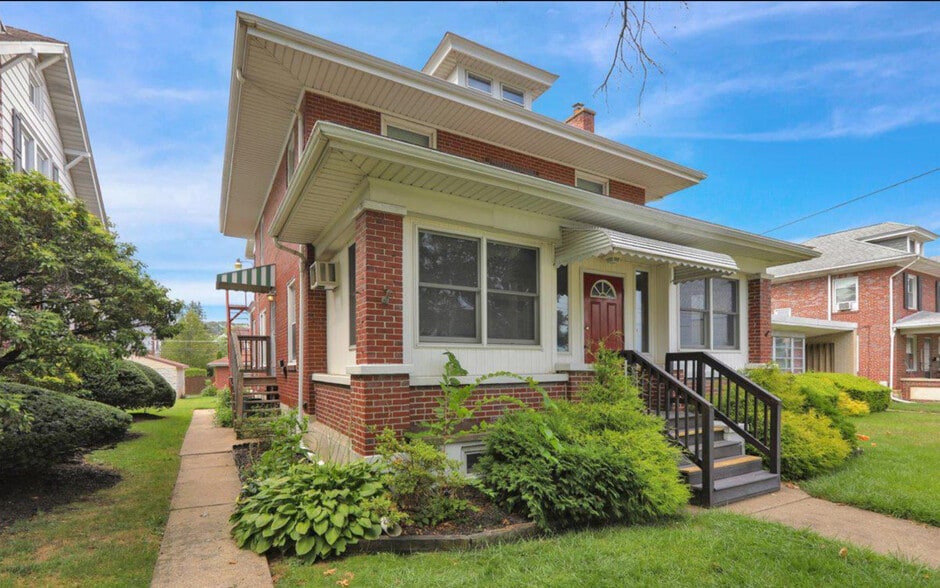 221 E Lancaster Ave, Shillington, PA for lease - Primary Photo - Image 1 of 13