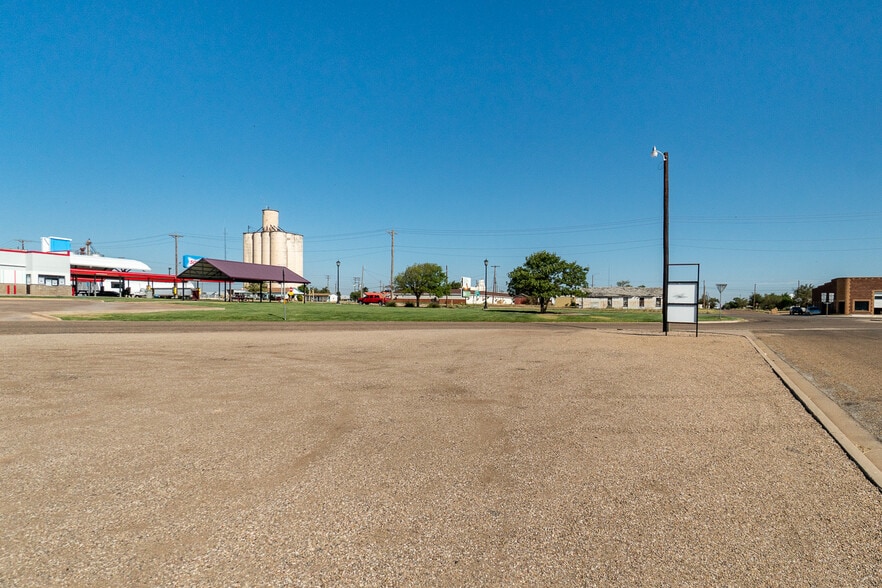 201 E Service Rd, Tulia, TX for lease - Building Photo - Image 2 of 18