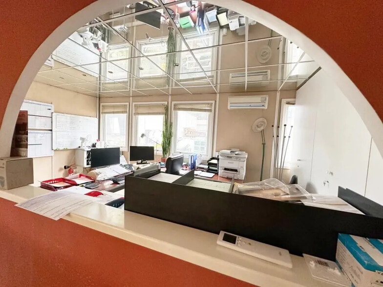 Industrial in Le Cannet for sale - Interior Photo - Image 2 of 6