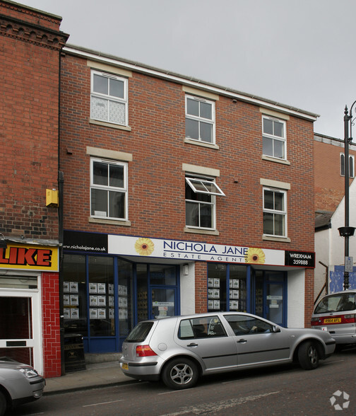 24 Town Hl, Wrexham for lease - Primary Photo - Image 1 of 3