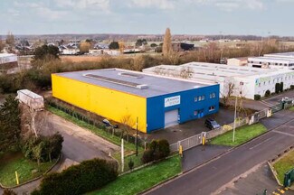 More details for 20 Rue Augustin Fresnel, Coignières - Office, Industrial for Lease