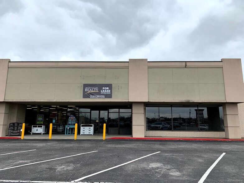 407 N Arkansas Ave, Russellville, AR for sale - Building Photo - Image 1 of 1