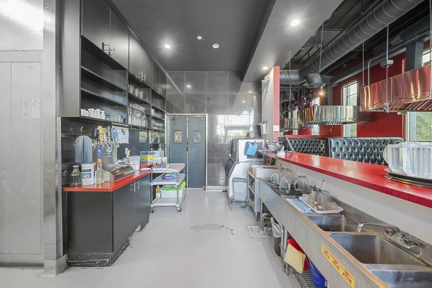 1088 S Baldwin Ave, Arcadia, CA for lease - Building Photo - Image 3 of 27