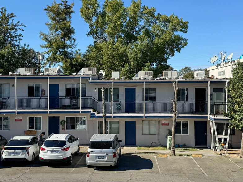 695 Plaza Ave, Sacramento, CA for sale - Building Photo - Image 3 of 36