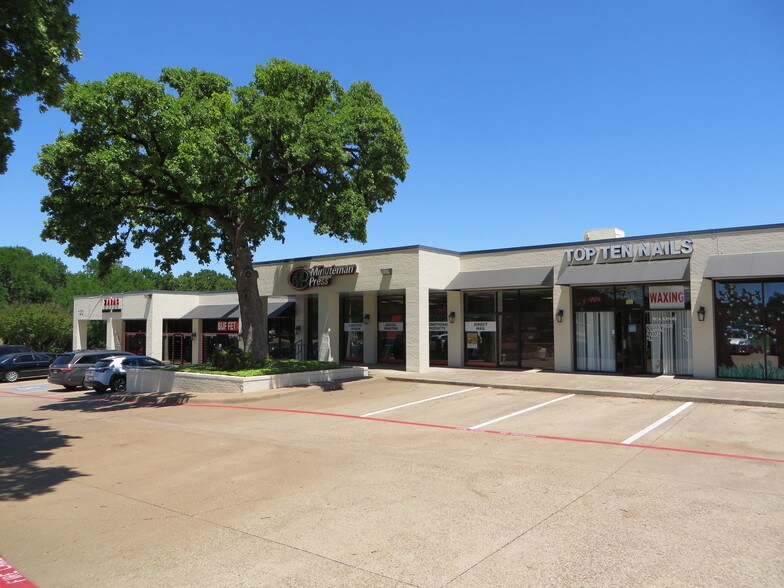 120 N Walnut Creek Dr, Mansfield, TX 76063