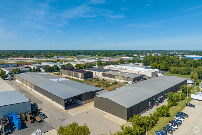 More details for 8400 Ronda Dr, Canton, MI - Industrial for Lease