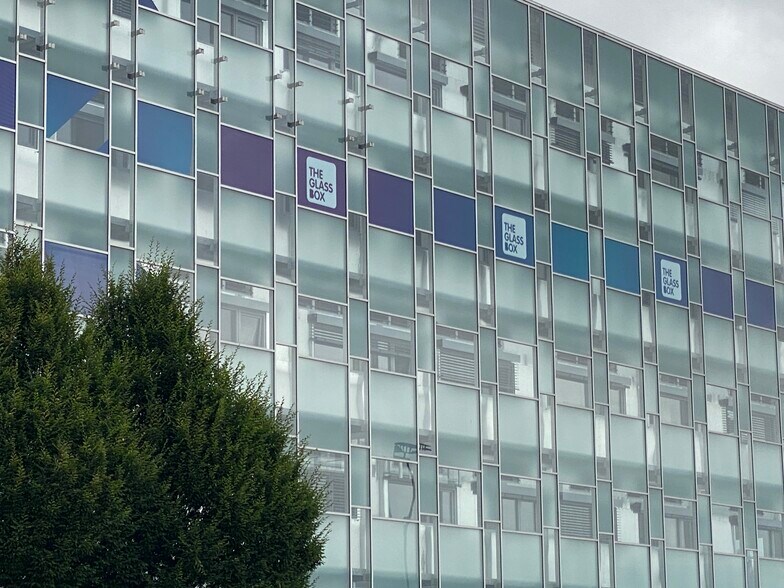 6 Friendly St, Huddersfield for lease - Building Photo - Image 2 of 19