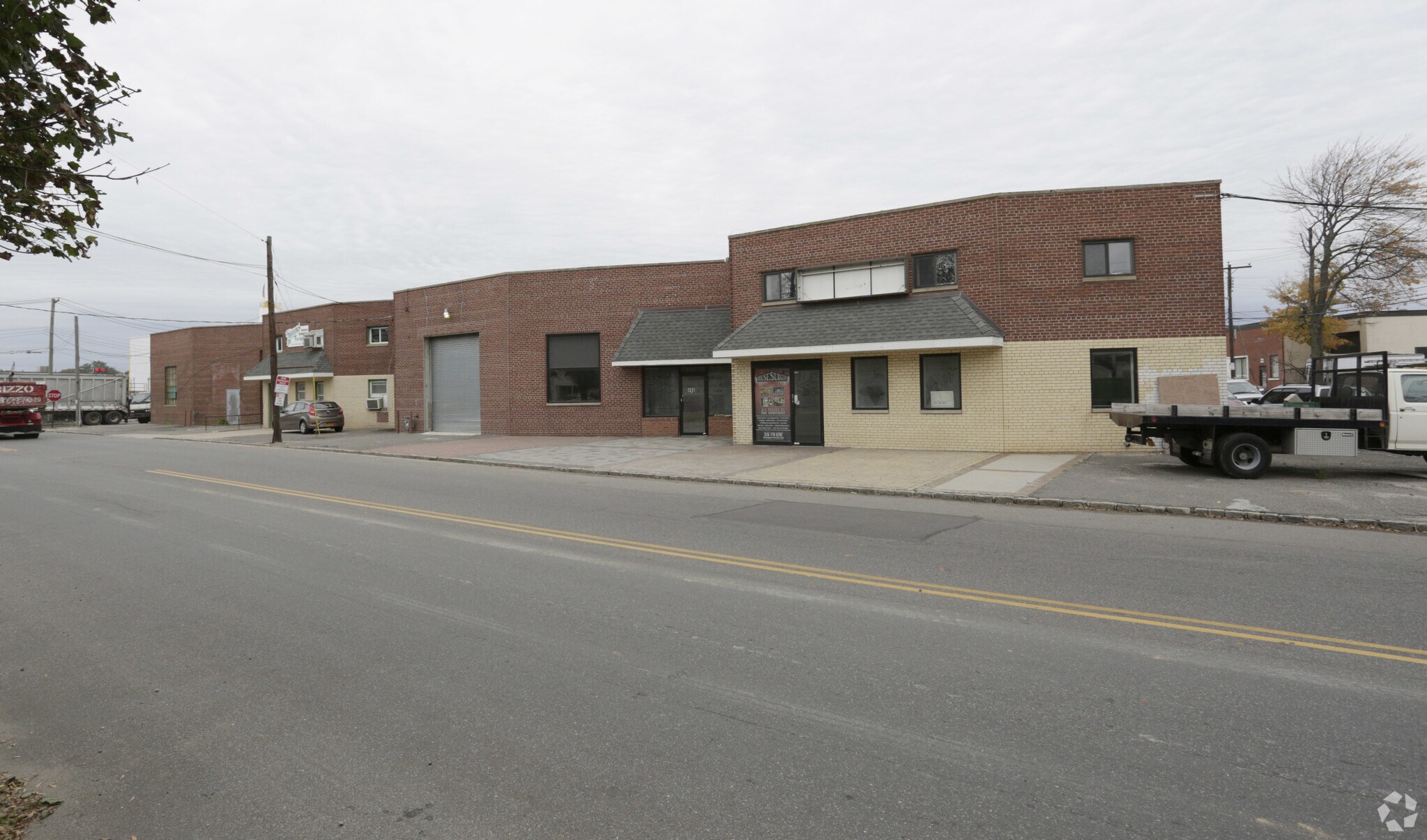 496 Grand Blvd, Westbury, NY for sale Primary Photo- Image 1 of 1