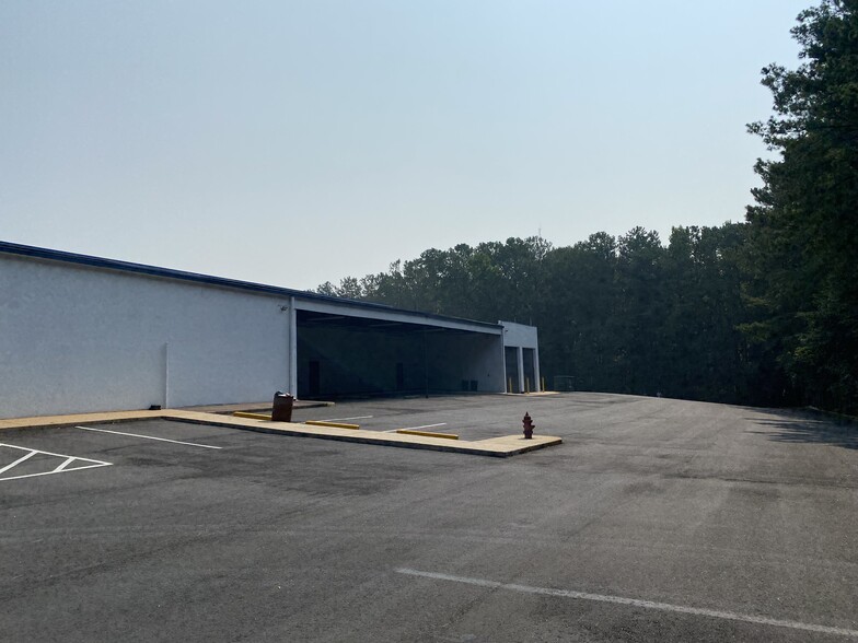 3024-3052 Miller Rd, Lithonia, GA for lease - Building Photo - Image 3 of 6