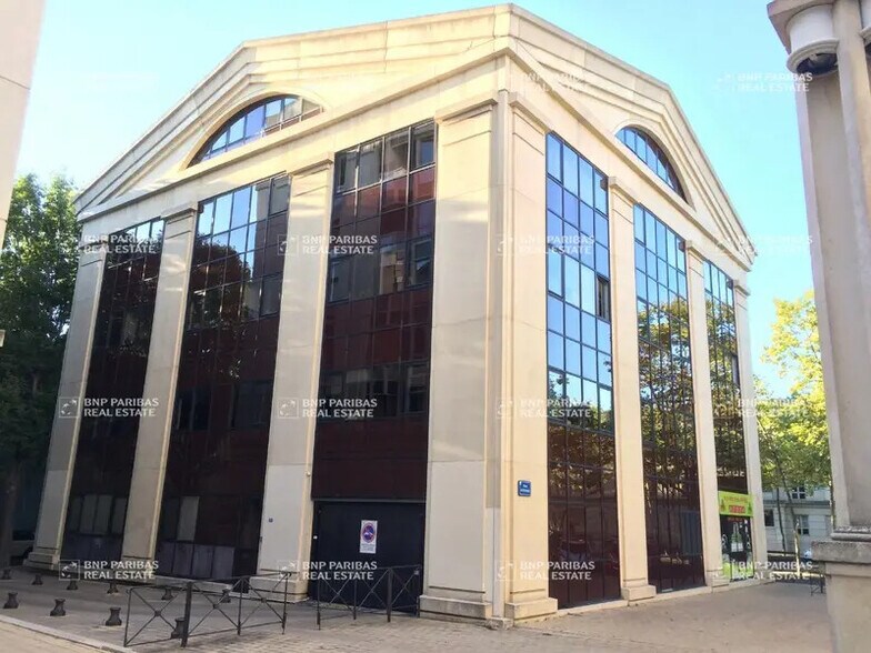 Office in Montpellier for lease - Building Photo - Image 1 of 12