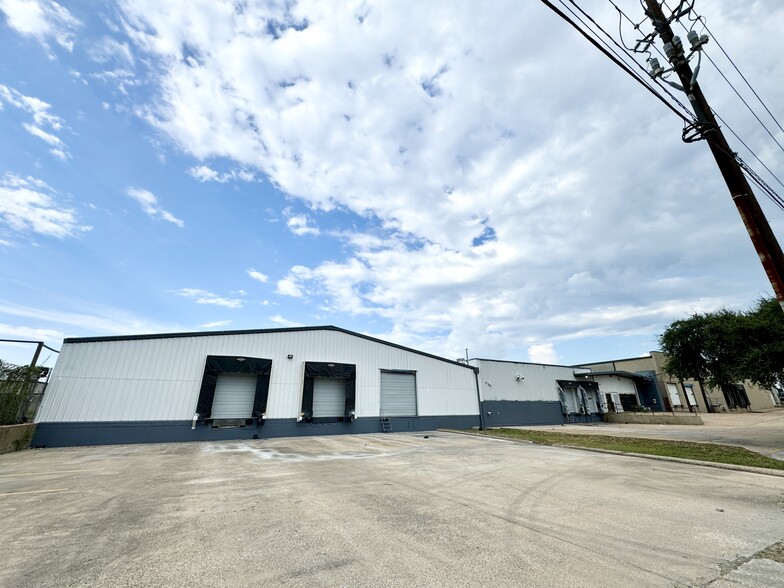 1611 Hinton St, Dallas, TX for lease - Building Photo - Image 3 of 4